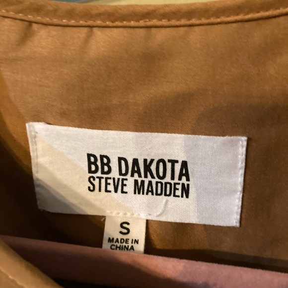 Rust colored long quilted jacket! Barely worn! Cute for fall and winter! - Picture 2 of 2